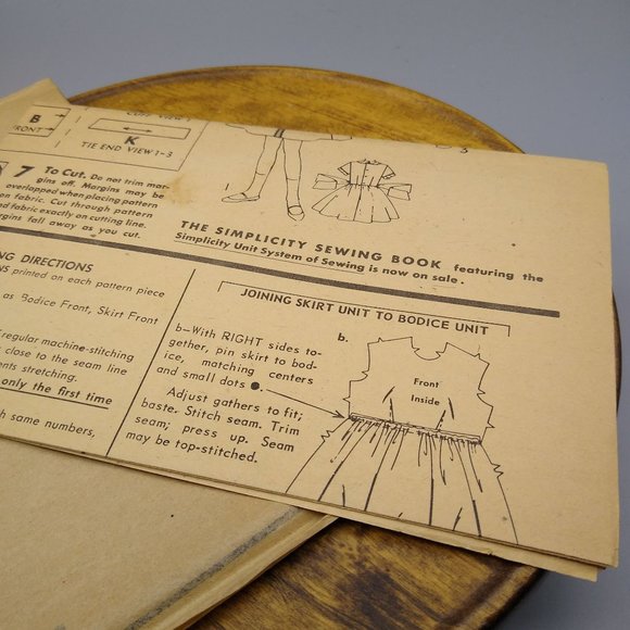 UNCUT Vintage Sewing PATTERN Simplicity 3529, Child 1960 Girls One Piece Dress - Picture 3 of 3